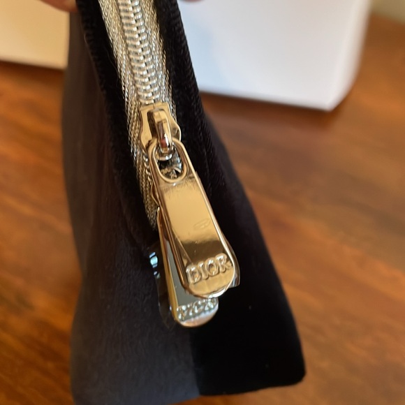 Dior Velvet Cosmetic Pouch NEW in box - Picture 4 of 6